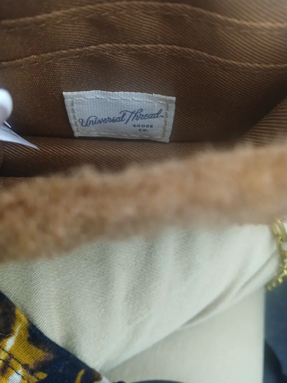 Universal Thread Crossbody Bag with Gold Chain